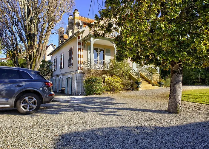 T3 A - D'hiver, Proche Centre Et Plage, Avec Terrasse Et Parking Prive. - Fr-1-433-113 *